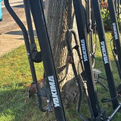 Yakima Roof Rack With Multi Big Claw Racks