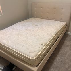 Elegant Queen Bed Frame - Elevate Your Bedroom Style I