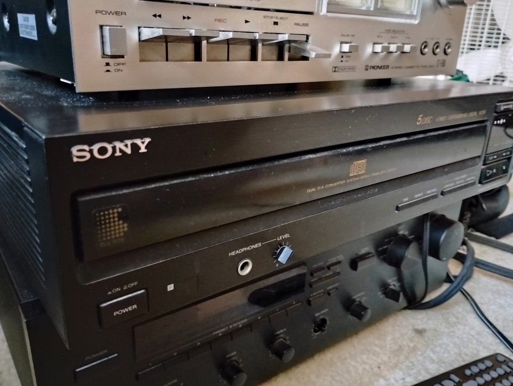 Sony CDP-C305 5-disc compact disc player vintage