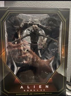 Neca Alien Romulus Suspended Lab Xenomorph XX121