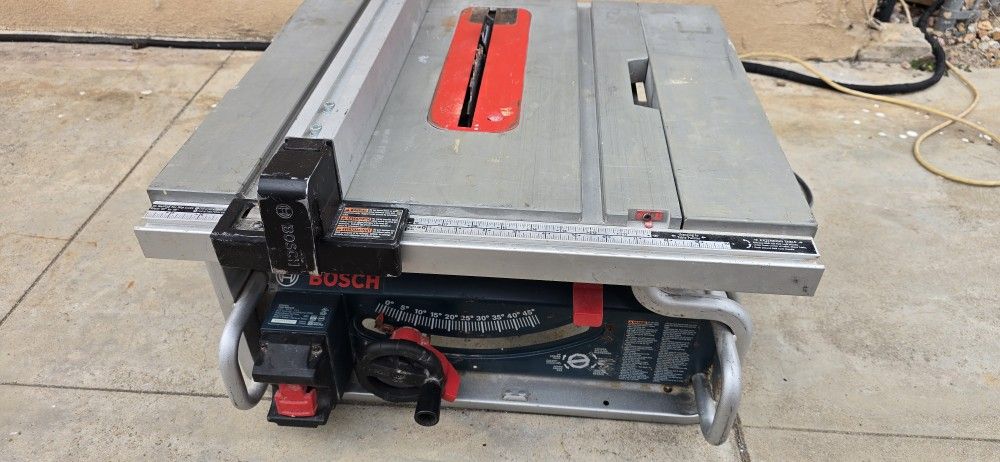 Bosch GTS1031 Steel-Base Jobsite Table Saw