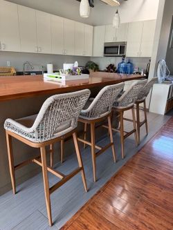 Bar/kitchen stools