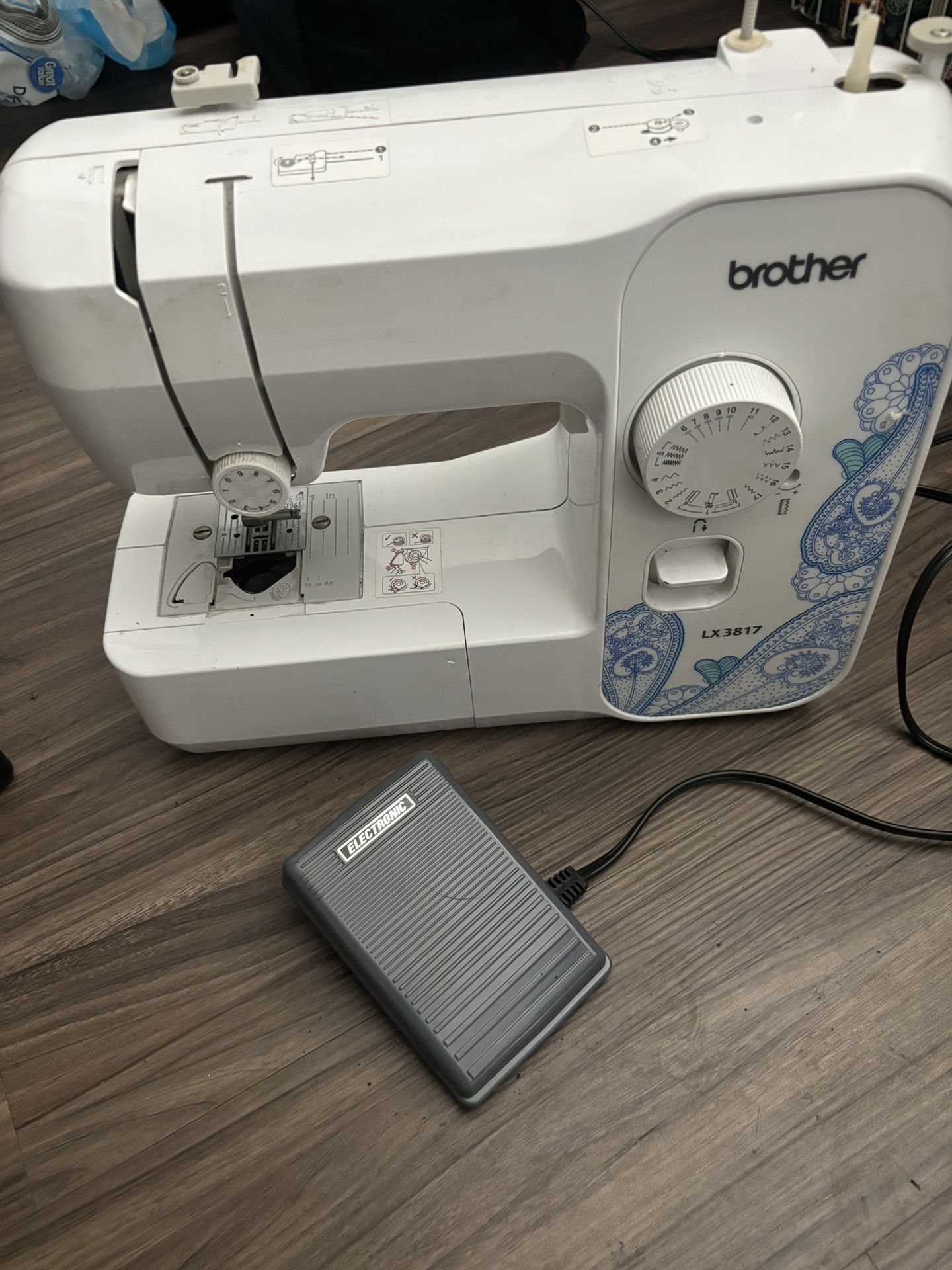 Brother LX3817 17-Stitch Portable Full-Size Sewing Machine, White