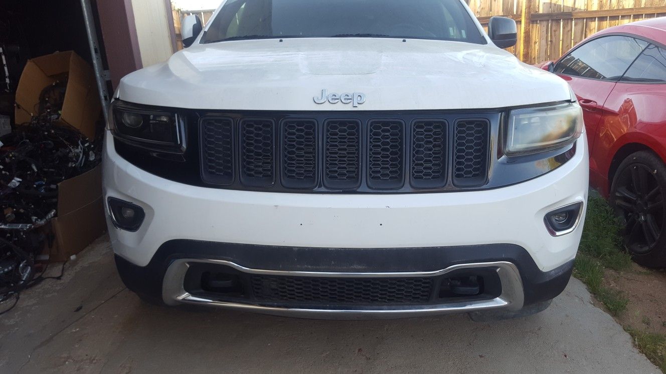Jeep Grand Cherokee Front Bumper And Headlights 