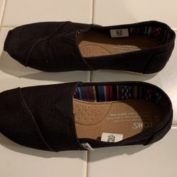Toms Classic Canvas Shoes