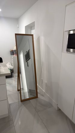 Stand Up Mirror
