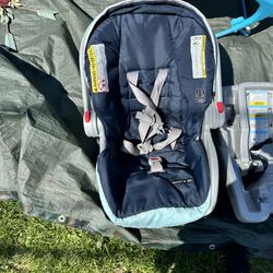 Infant Car seat WITH Base