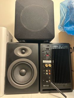 Audio Engine A5 bookshelf speaker + Audio Engine Subwoofer.