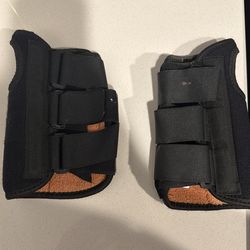 Carpal tunnel braces