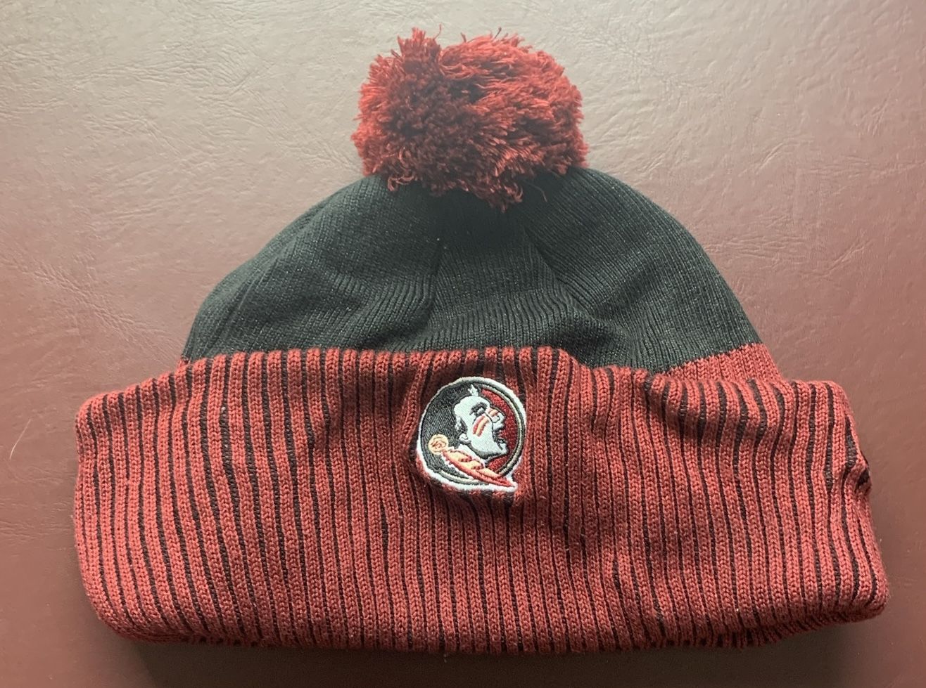 Nike FSU Florida State Seminoles Beanie Hat Cap Winter Hat Pom Pom Burgundy Logo