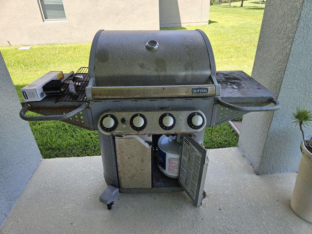 Stok Quattro 4 Burner Gas Grill