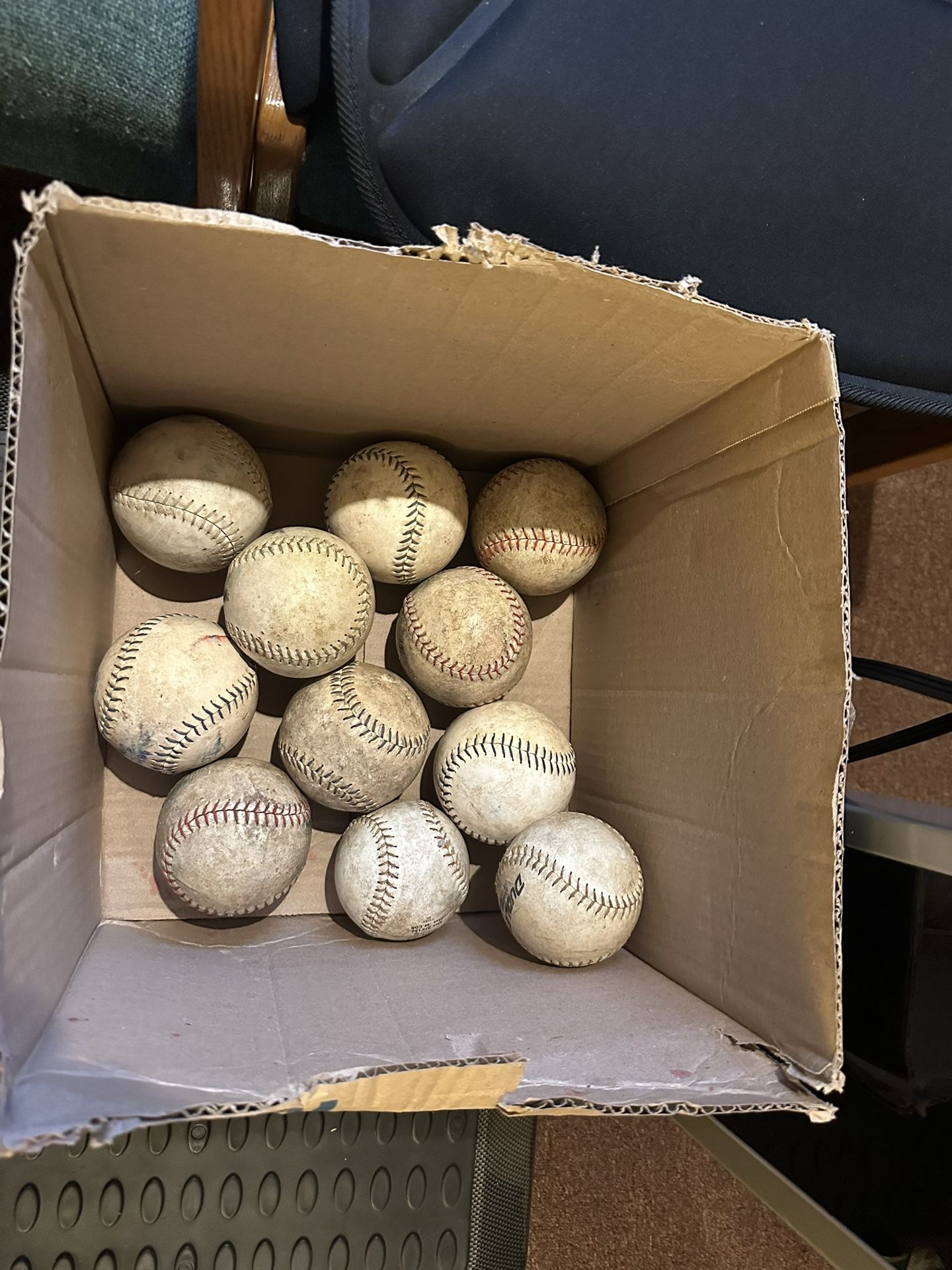 (11) Softballs 🥎