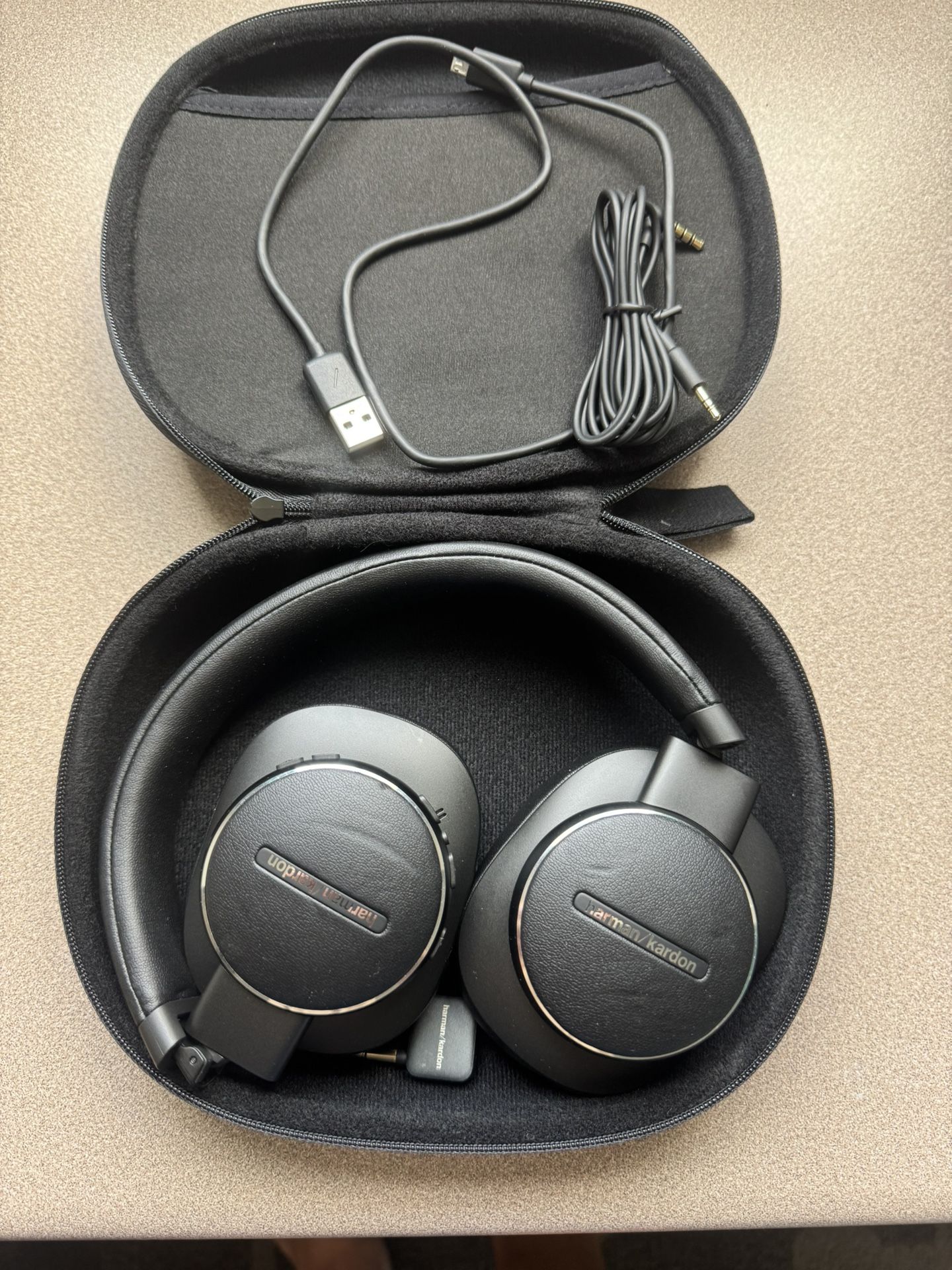 Harman Kardon ANC headphones  like new