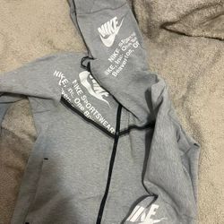 Off White Nike Tech