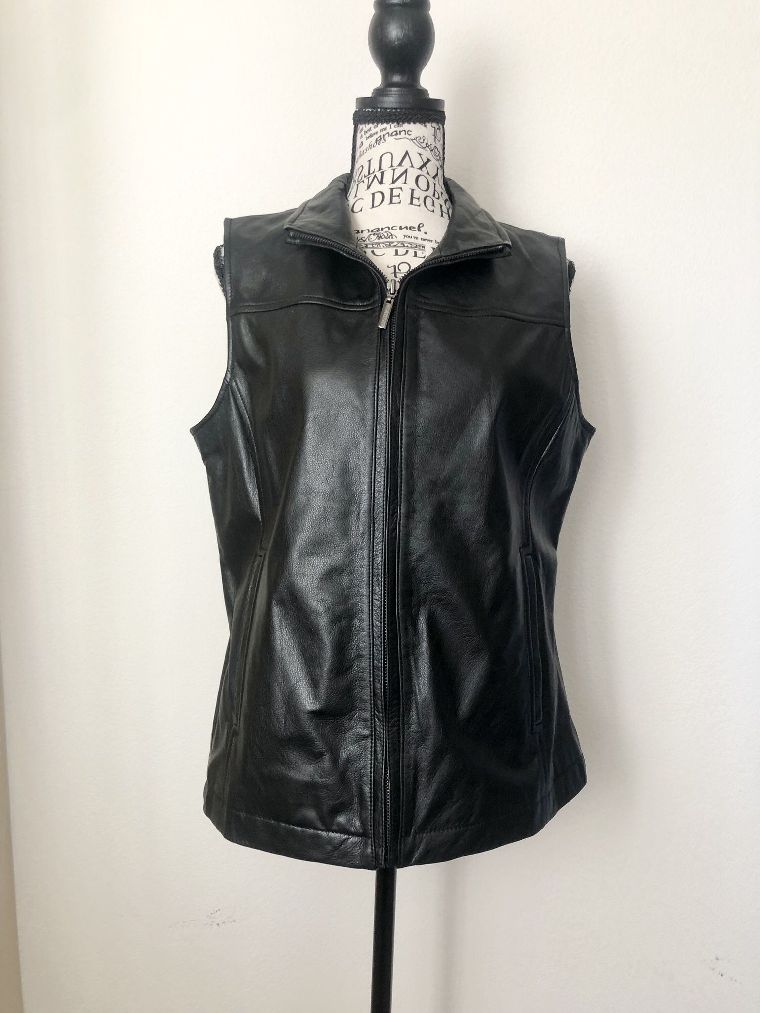 Colebrook & Co. Black Leather Zip Vest