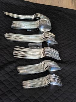 Antique Nobility Plate 4 capes. $ 100