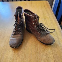 Adorable Pair of Toddler Size Leather Justin Brand Lace Up Boots - Wearing or Display