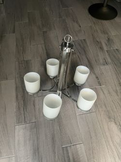 3 Chandeliers/3 Lámparas 