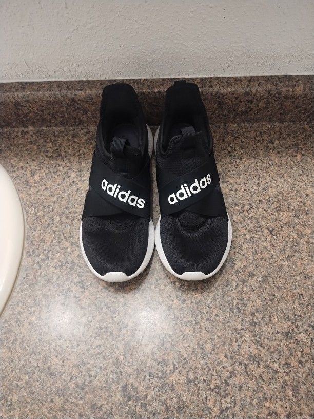 Black Adidas Cloud Foami Man Size 9