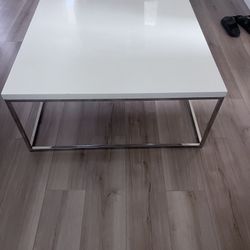 Free White Square Coffee Table 