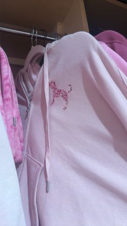 Pink vs hoodi
