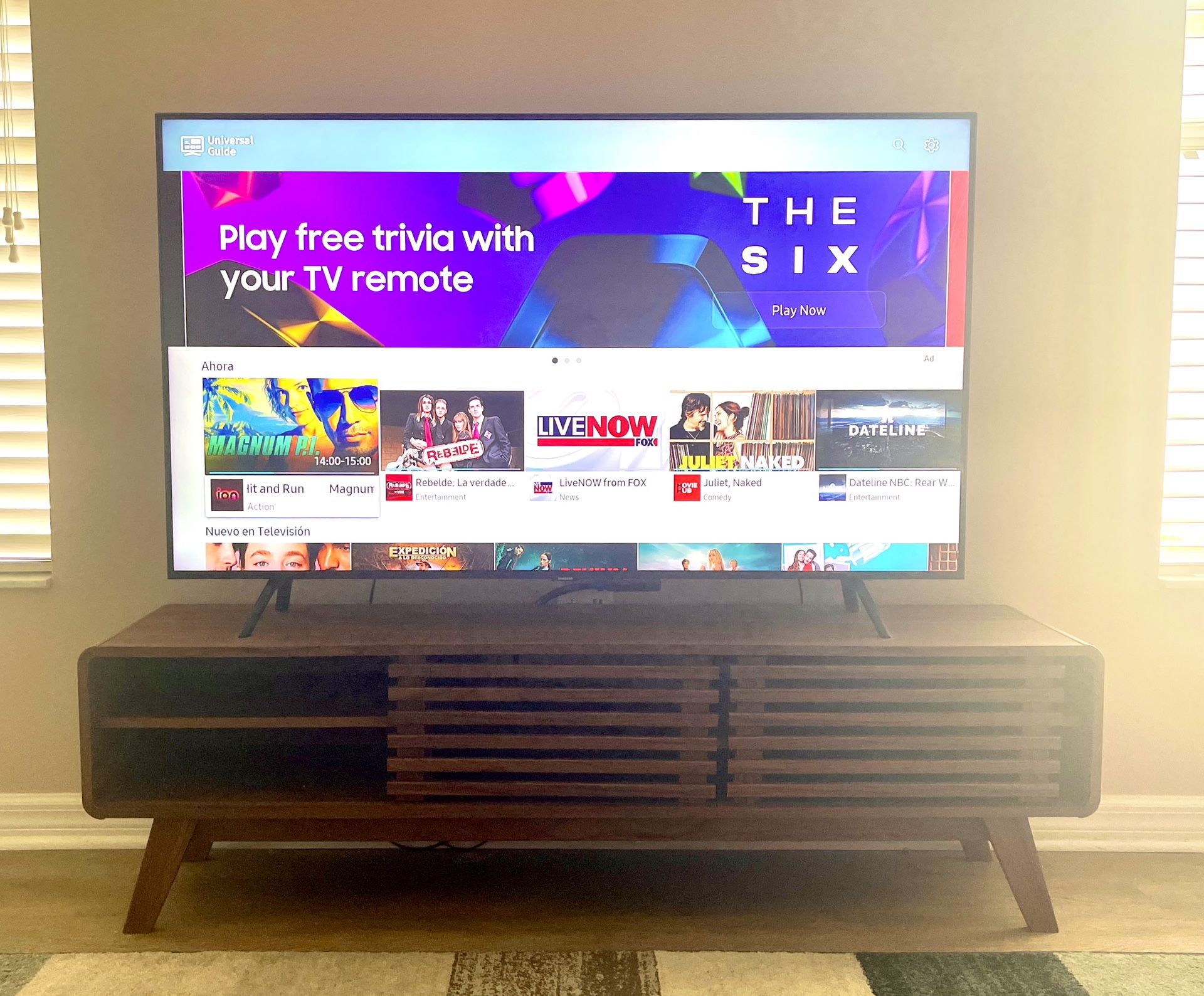 Samsung 55” QLED TV + Modern TV Stand – Excellent Condition