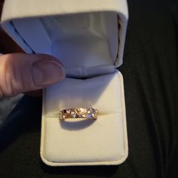 Size 5 Gold Band With Cz Diamonds