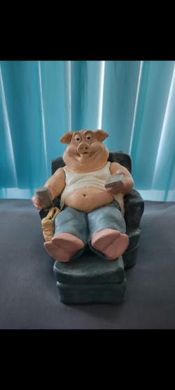 Relaxed Piggy