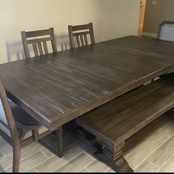 Dining Room Table 