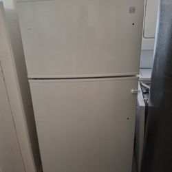 Kenmore Refrigerator 