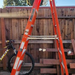 8ft Louisville Fiberglass Ladder 