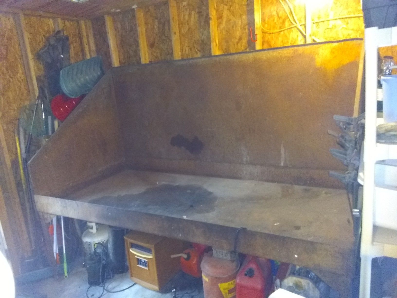 Furniture strip tank with pump