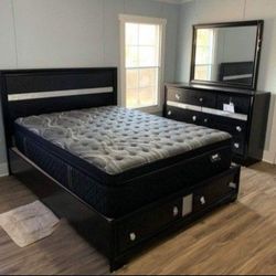 4 PIECES BROWN BEDROOM SET (QB, DRESSER, MIRROR AND NIGHTSTAND)