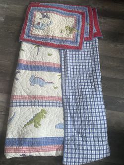 Pottery Barn Full Size Quilt with 2 Standard Shams