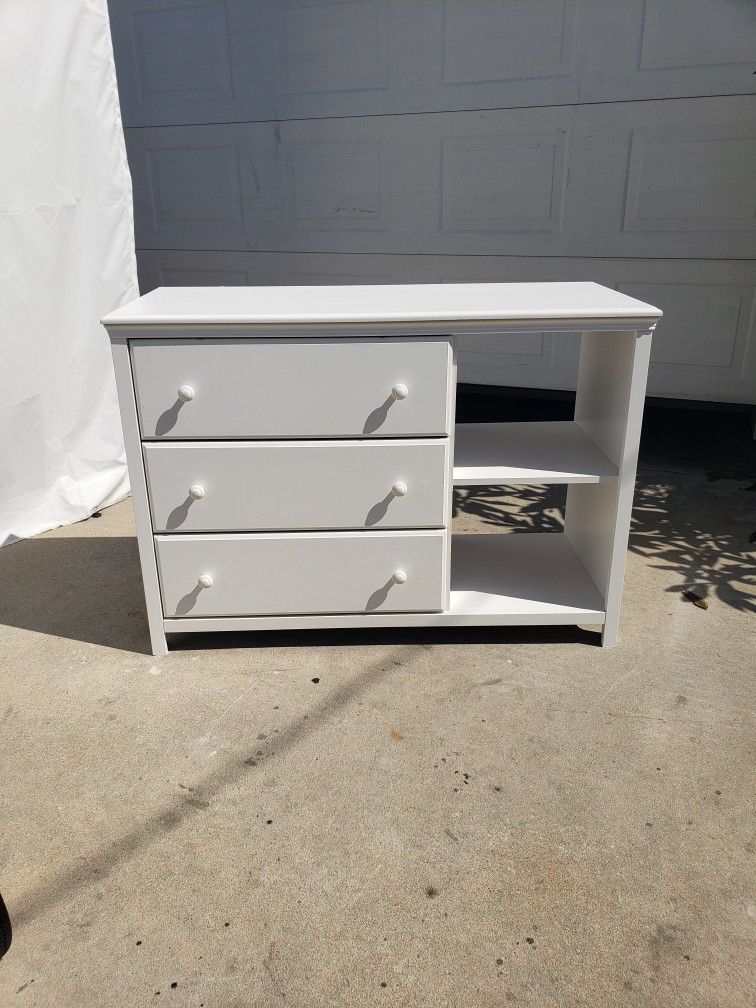 Dresser With Shelving