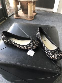 Black lace flats
