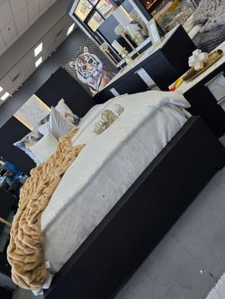 ✨️4pc Queen, King Bedrooms ✨️ Furniture Sectionals, Dining Avail