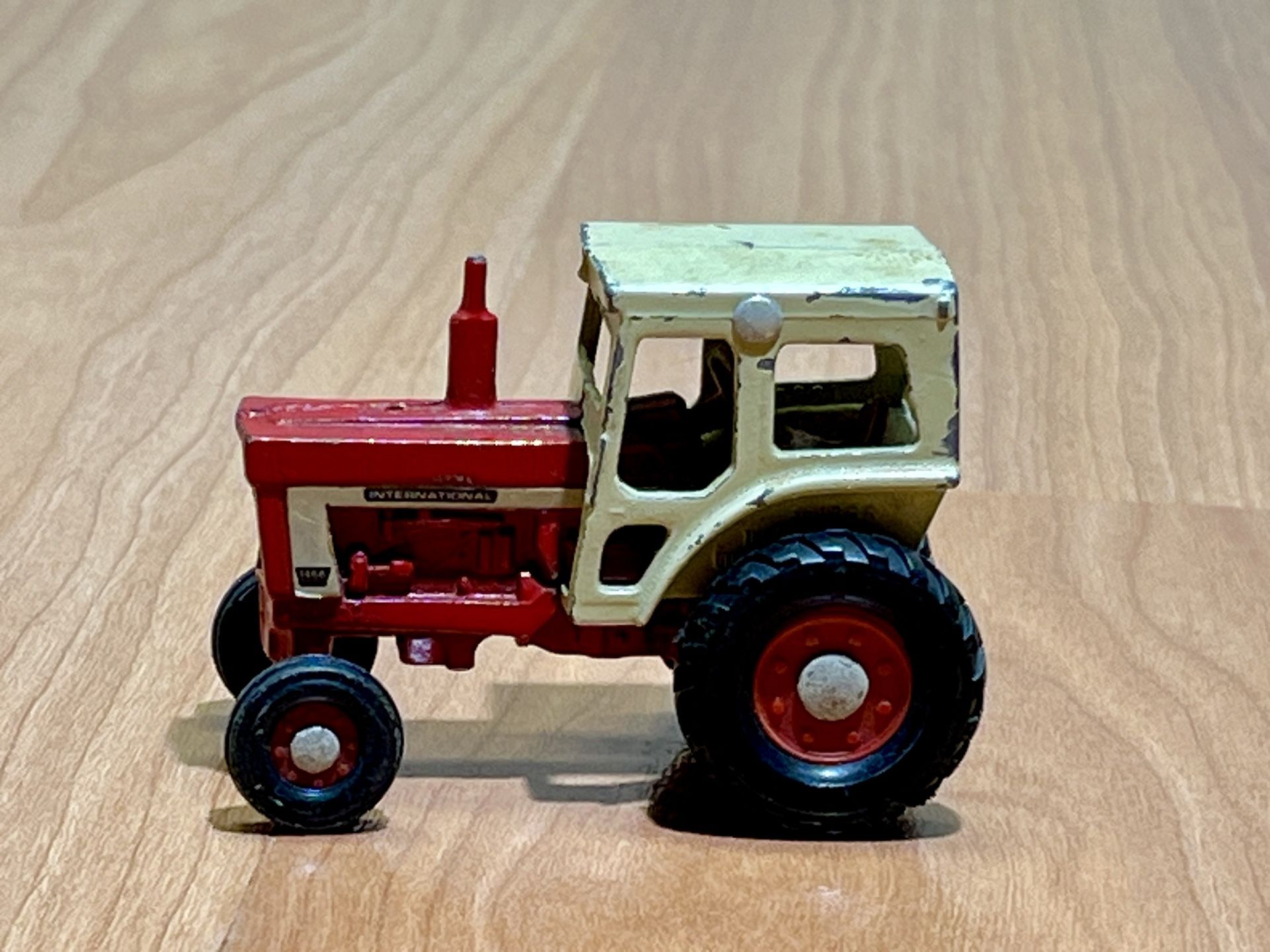 Vintage 70’s ERTL Die-Cast #1355 IH International Harvester 1466 Tractor Toy Collectible