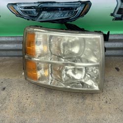 2007-2013 Chevy Silverado Headlight Oem