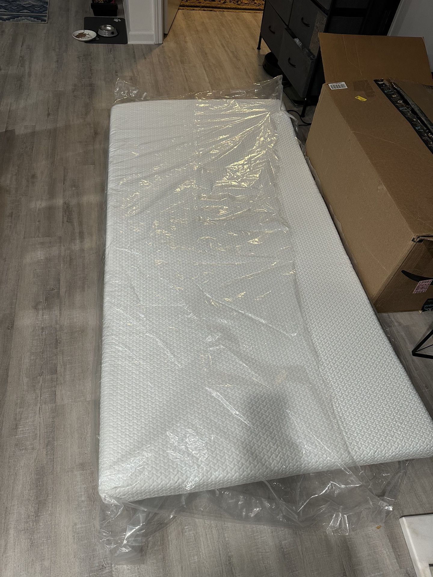 Twin XL Mattress Topper/ New