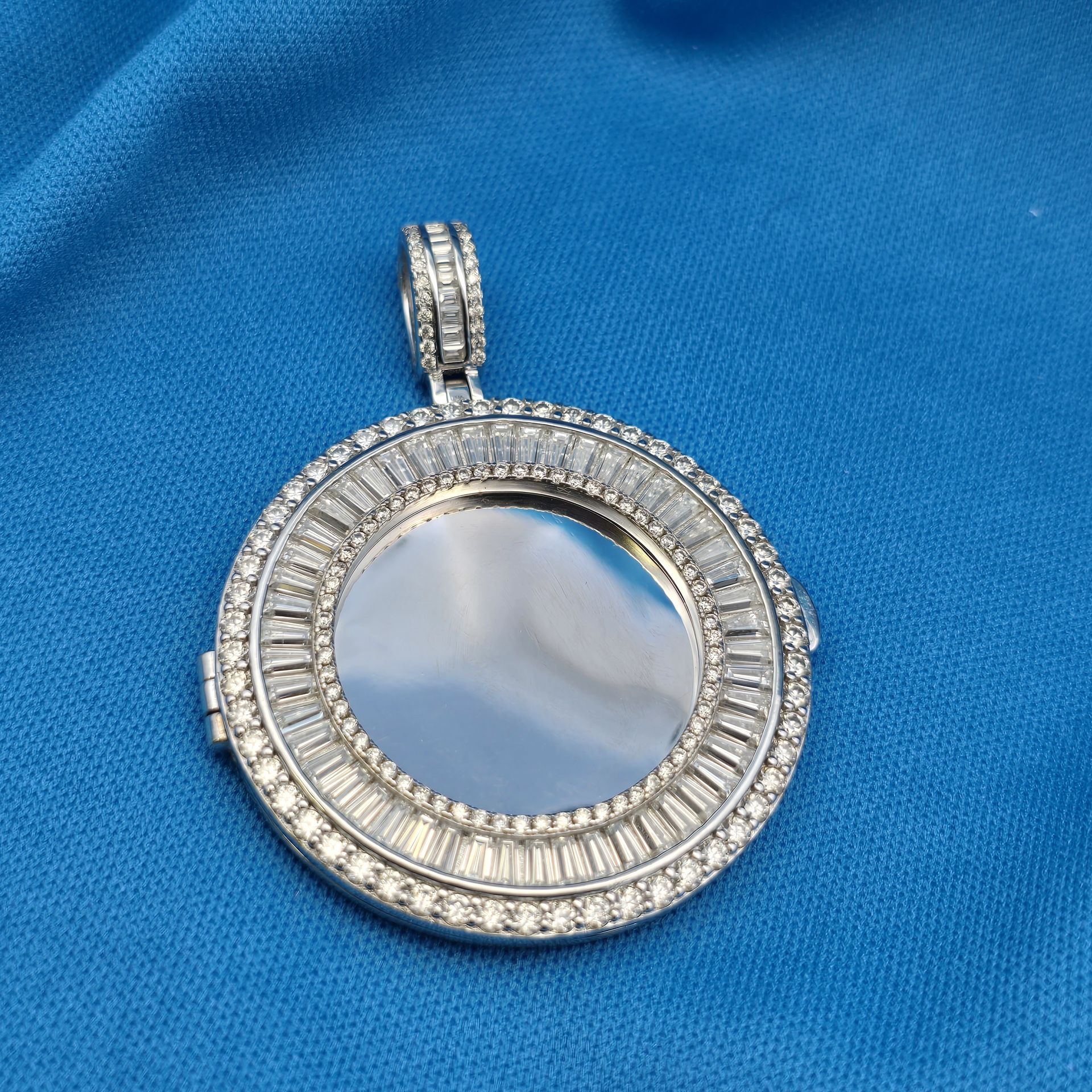 Moissanite 7.40 ctw Circle Mirror Pendant
