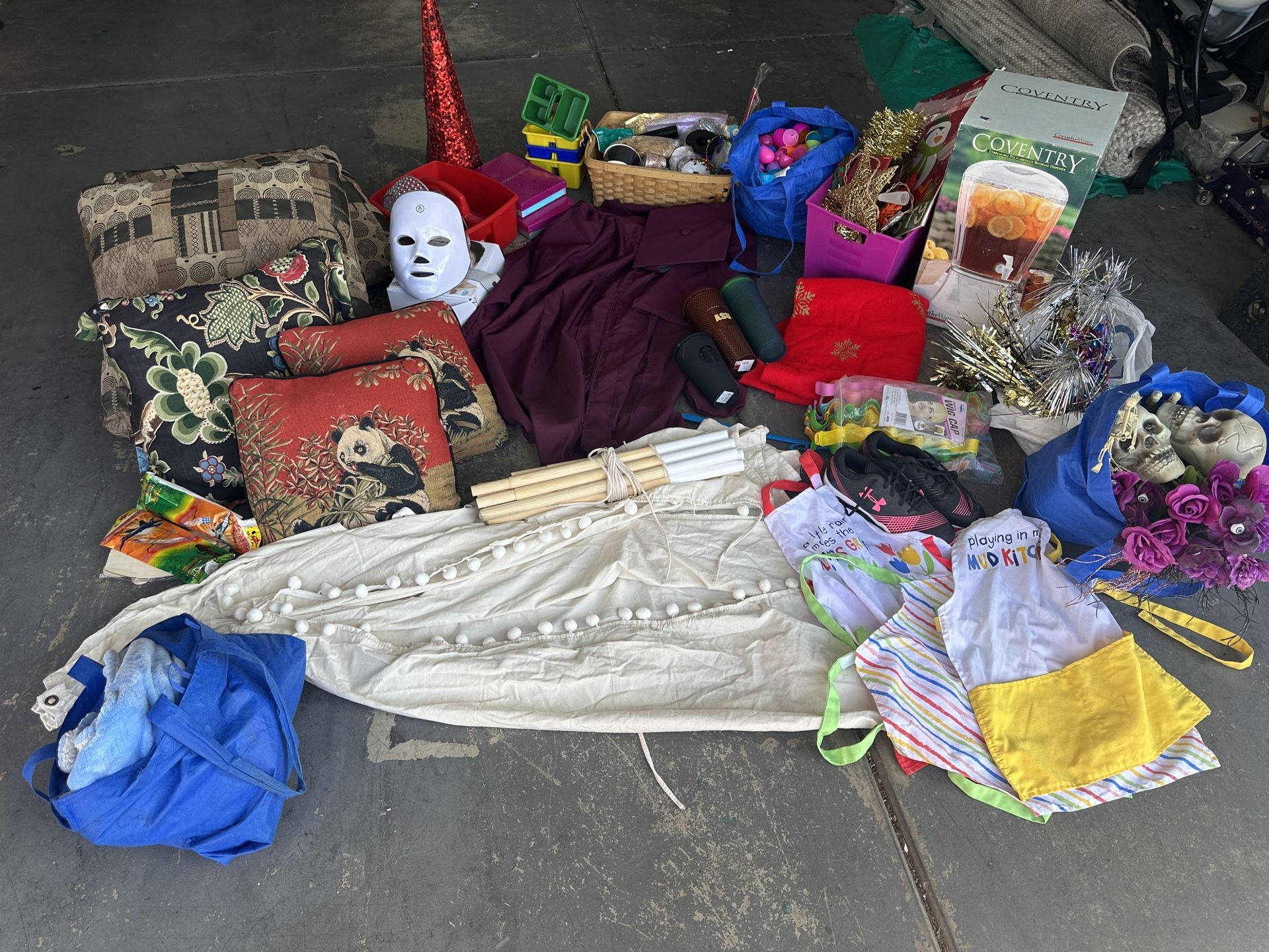 huge A Lot Of Different Items. Starbucks Cups, Asu Graduation Gown, Christmas Stuff, Halloween Stuff, Glasses, Blankets, tents, red light face light
