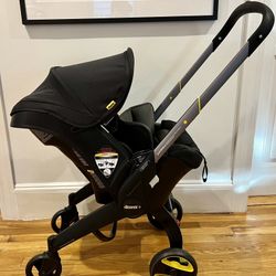 Doona Car Seat & Stroller + Base - Infant