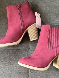 NEW Suede Boots  Size 7.5 