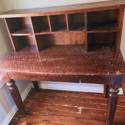 Beautiful Vintage Mahogany Wood Desk With Hutch - $150