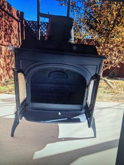Vermont Castings VIGILANT Wood Stove for Sale in Aurora, CO - OfferUp