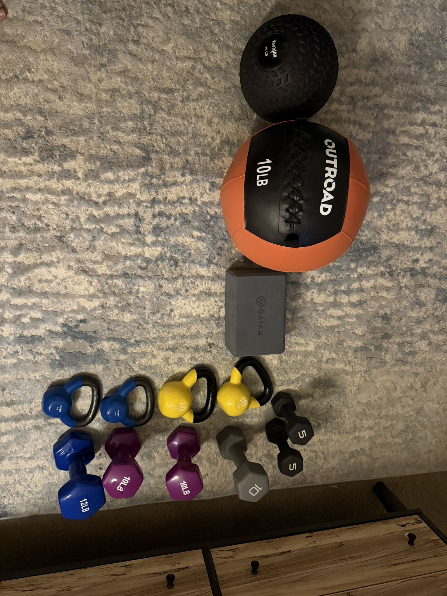 Gym Equipments (weights) ** Moving Sale** ( Can Be Sold Separately)