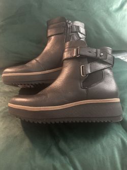 Clarks Leather Boot, Size 6 NEW