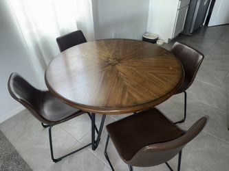 Table With 4 Chairs