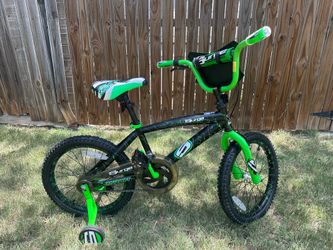 18” DYNACRAFT SURGE BOY’S BMX BIKE (training wheels included)GREAT CONDITION